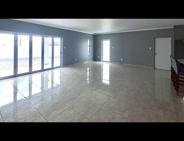 3 BEDROOM HOUSE FOR SALE IN GOLDEN MILE